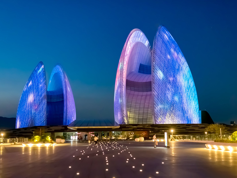 Tour to China Zhuhai City Travel Guide Service