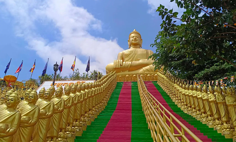 China Inner Mongolia Hailaer Ten Thousand Buddha Temple Tour.jpg