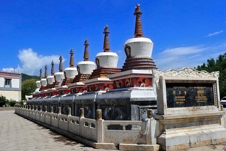 China Qinghai Tourist attraction Ta er Temple Travel Guide.jpg